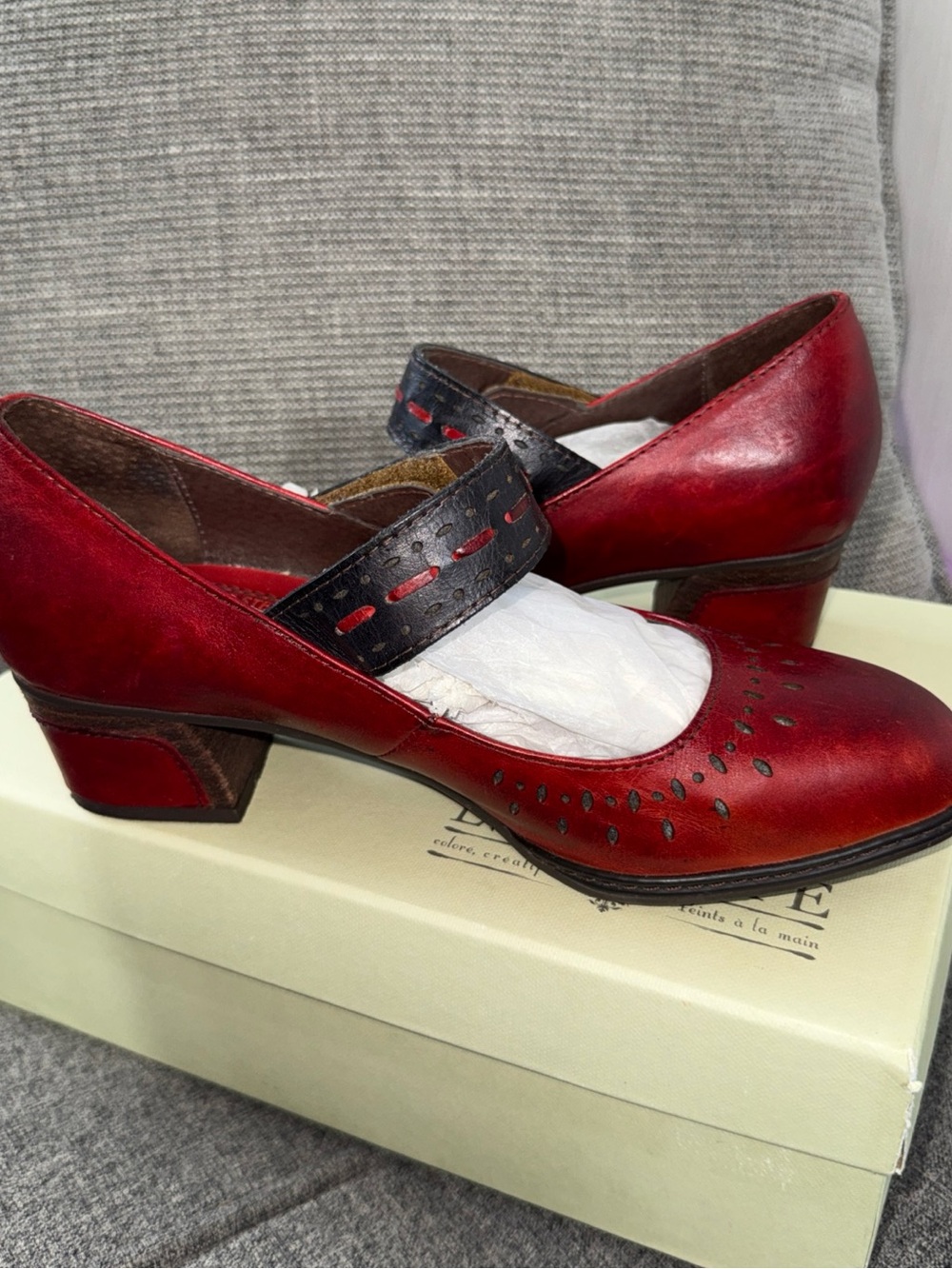 L`Artiste Visionary-B Mary Jane Spring Step leather Red Women 38 (7.5-8) NEW WBX